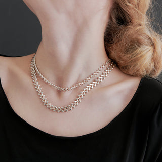herringbone S necklace