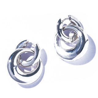 trive double hoop pierce