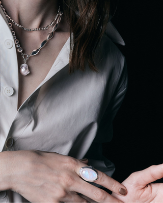 oval nebula ring (moonstone)